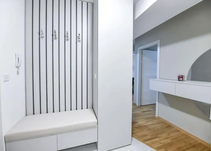 Daire Free Parking - Golden Art Apartment With Balcony Üsküp