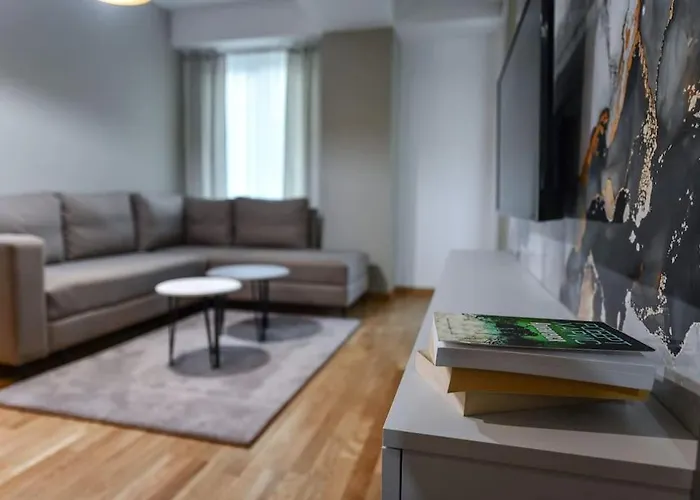 公寓 Free Parking - Golden Art Apartment With Balcony *